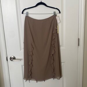 aritzia skirt never worn with tags